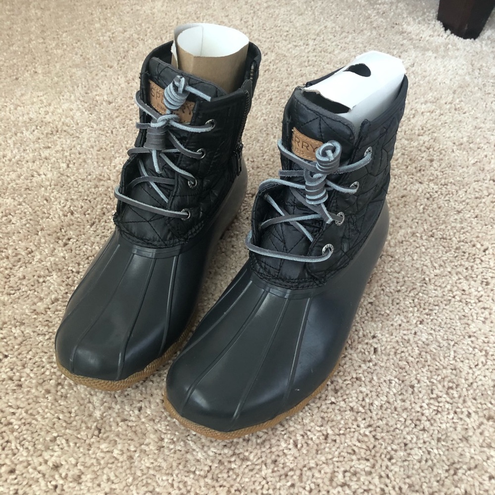 ⛔️SOLD⛔️Women’s Sperry Quilted Duck Booties